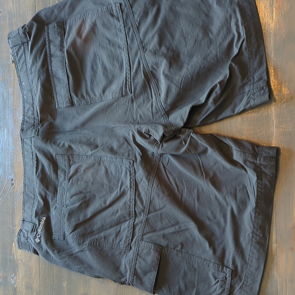 Shorts - Picture 2 of 3